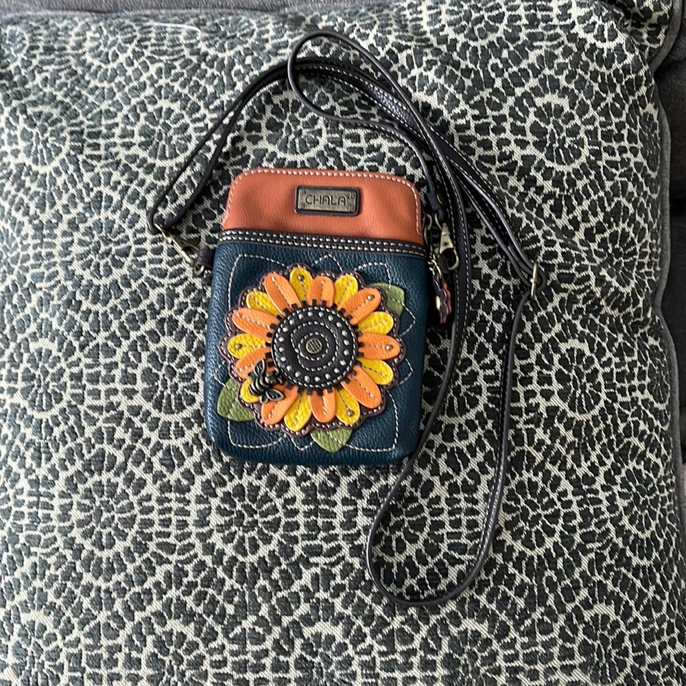 Chala crossbody